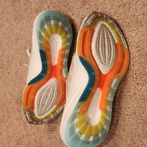 adidas Ultra Boost 22White Tint Turbo Mint Rush (Women's) - Picture 6 of 6